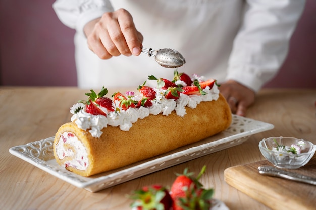 Smaczne ciasto z truskawkami pod wysokim kątem