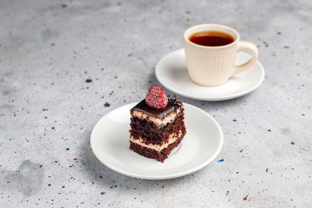 Smaczne domowe mini czekoladowe ciasta, widok z góry