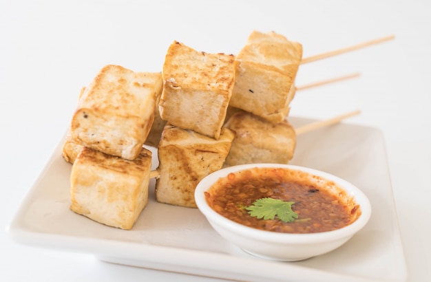 Bezpłatne zdjęcie smażony tofu - zdrowa żywność