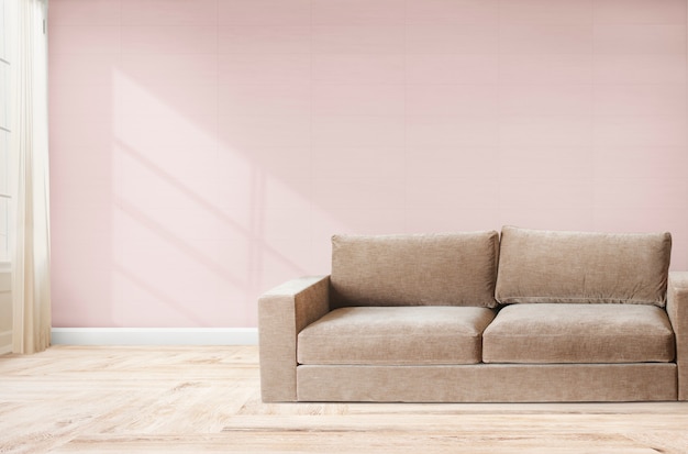 Sofa w różowym pokoju