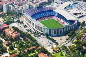 Bezpłatne zdjęcie stadion barcelony z helikoptera. hiszpania