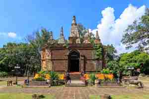 Bezpłatne zdjęcie starożytna pagoda w wat photharam maha wihan chet yot chiang man w chiang mai na północ od tajlandii