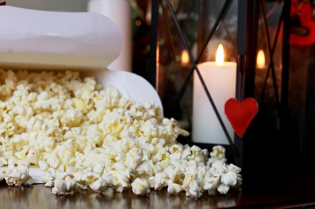 Stos popcornu w kształcie serca