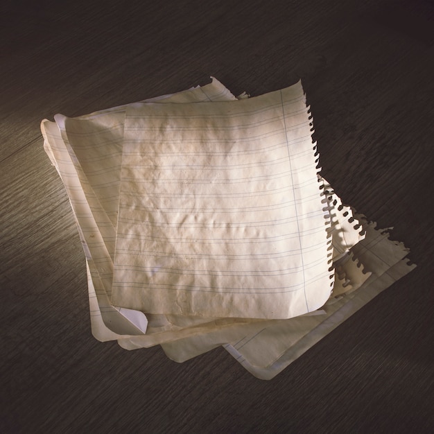 Stos wieku arkuszy papieru