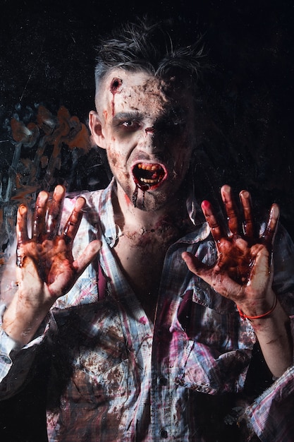 Bezpłatne zdjęcie straszny kostium zombie cosplay