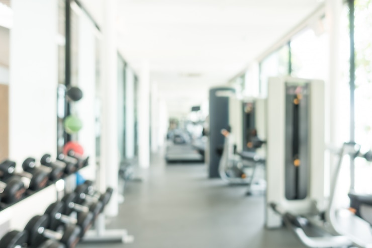 Bezpłatny plik Zdjęcie streszczenie rozmycie fitness i siłownia