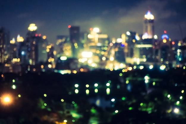 Streszczenie rozmycie i defocused Bangkok miasta w nocy w Tajlandii