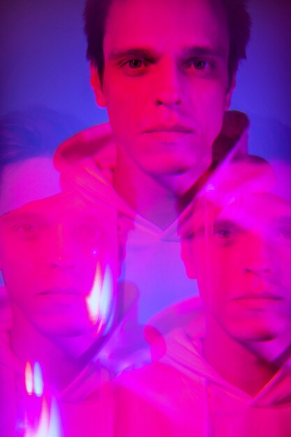 Streszczenie vaporwave portret człowieka