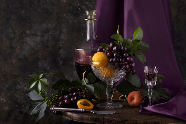 Styl barokowy z winogronami i liśćmi