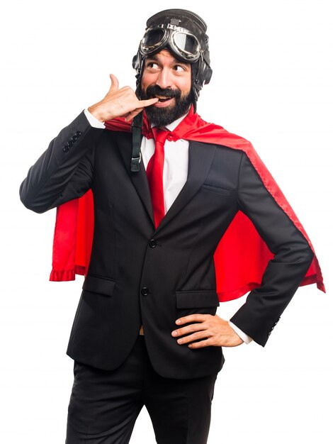 Super bohater biznesmen co gest telefonu