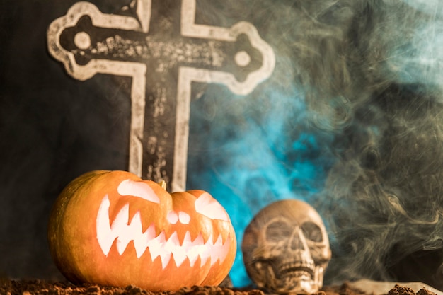 Święto Halloween z czaszką i dynią