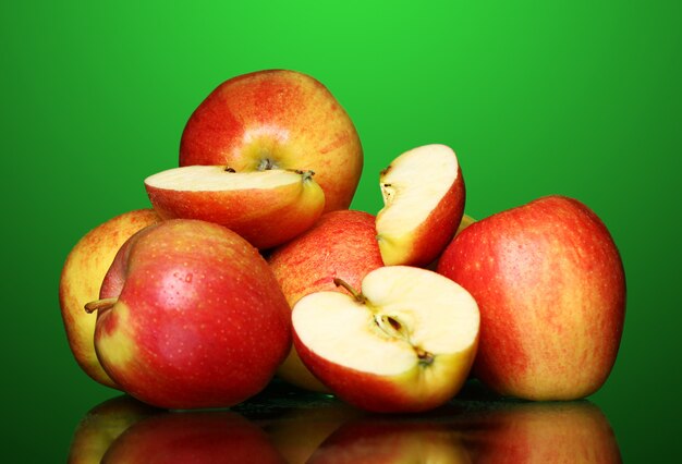 Świeże i smaczne jabłka