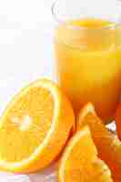 Bezpłatne zdjęcie Świeży sok pomarańczowy