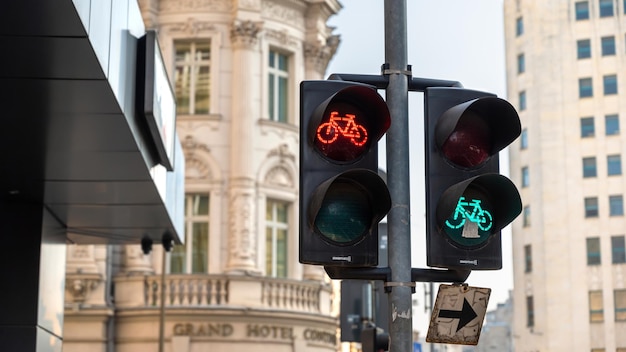 Bezpłatne zdjęcie sygnalizacja świetlna dla rowerów w bukareszcie w rumunii