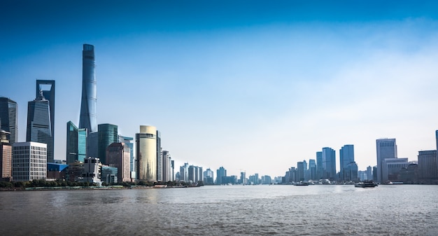 Bezpłatne zdjęcie szanghaj skyline w słoneczny dzień, chiny