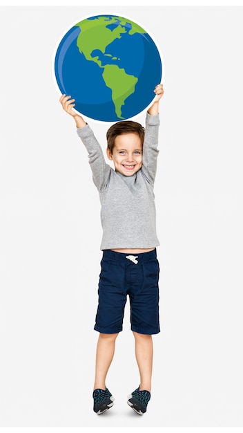 Szczęśliwy chłopiec trzyma ikonę ziemi