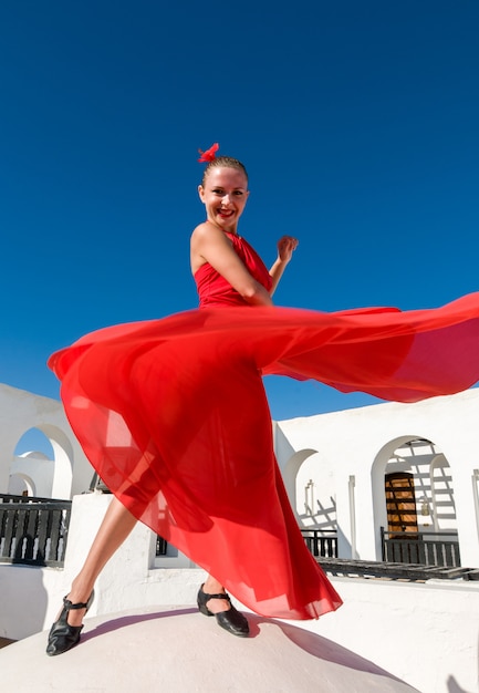 Tancerz flamenco skaczący