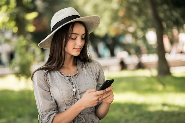 Telefon papier miasto piękno kawa biała