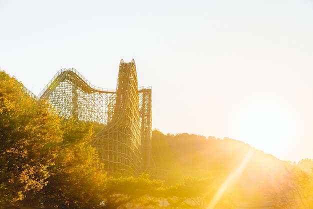 Temat rollercoaster strach wypoczynek zabawa