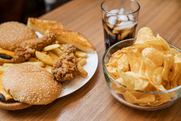 Bezpłatny plik Zdjęcie tłuszczące i niezdrowe fastfoody