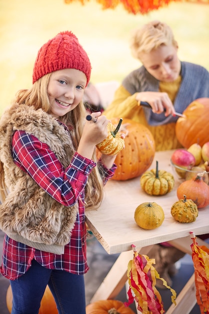 Bezpłatne zdjęcie to jej ulubiona część halloween