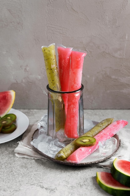 Typowe Brazylijskie Freezies Z Owocową Martwą Naturą