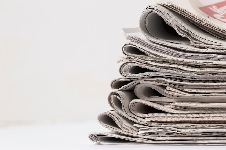 Bezpłatny plik Zdjęcie układ stosu starych gazet tekstur