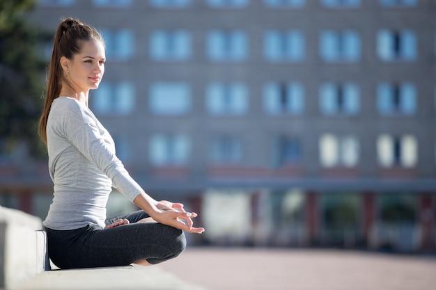 Ulica Joga: Ardha Padmasana