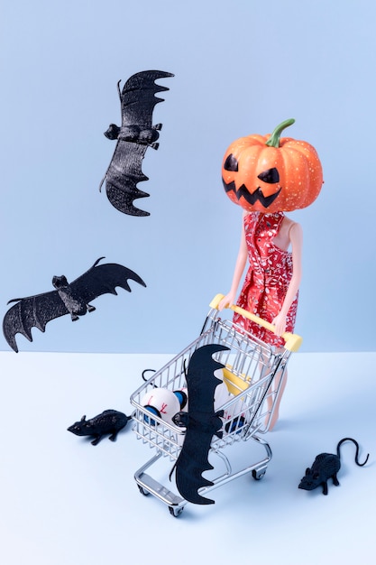 Bezpłatne zdjęcie upiorne zabawki i nietoperze na halloween