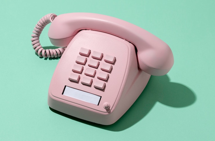 Bezpłatny plik Zdjęcie vintage różowy asortyment telefonów