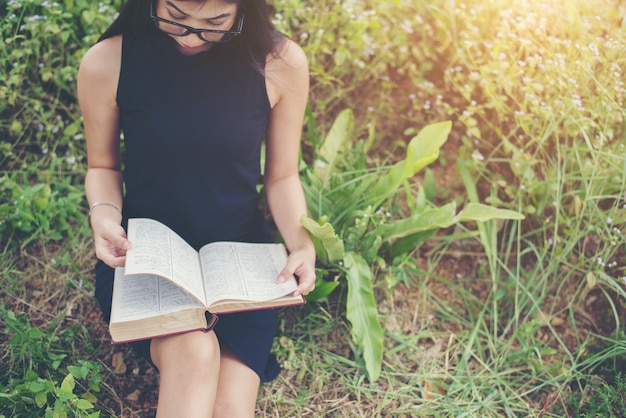 Wesoły Styl życia Brunetka Studiujących