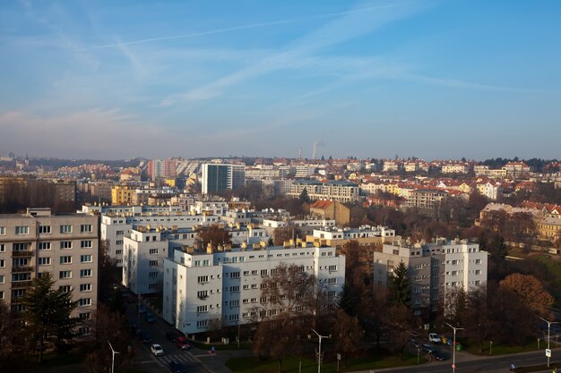 widok dzielnicy mieszkalnej w Pradze