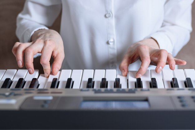 Obrazy Pianino Elektroniczne Darmowe Wektory Zdjecia Stockowe I Psd