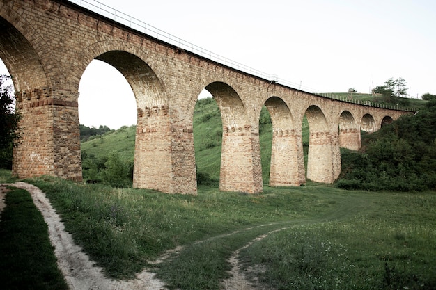 Widok Mostu Pod Niskim Kątem