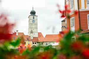 Bezpłatne zdjęcie widok na historyczne centrum sibiu w rumunii