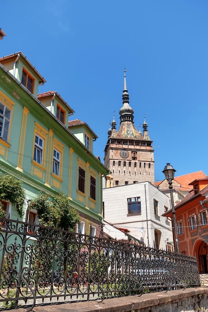 Widok na historyczne centrum Sighisoara w Rumunii