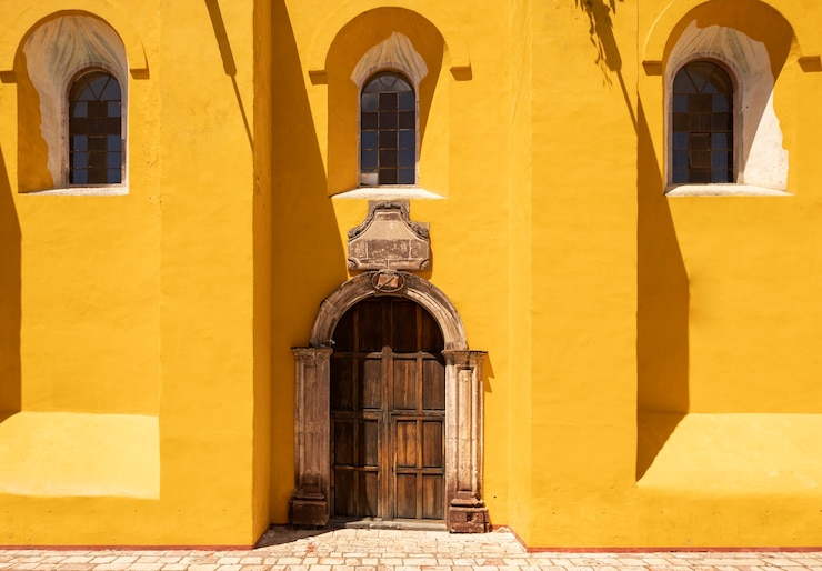 Bezpłatny plik Zdjęcie widok na kolorową meksykańską architekturę miejską