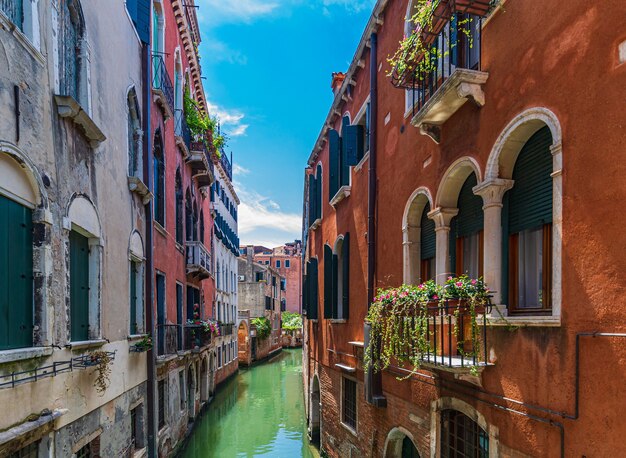 Widok na piękną architekturę Wenecji, Włochy w ciągu dnia
