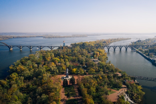 Widok na rzekę Dniepr w Kijowie
