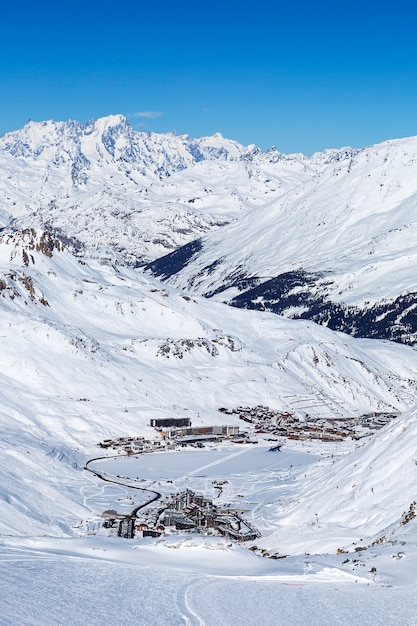 Widok Na Tignes Zimą We Francji.