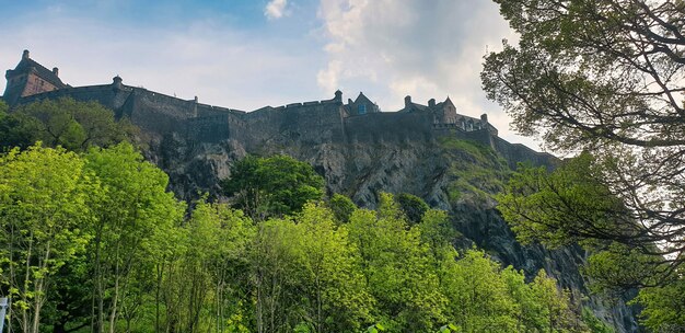 Widok na zamek w Edynburgu. Zieleń. Wielka Brytania, Szkocja