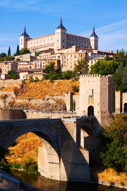 Widok Toledo z Puente de Alcantara