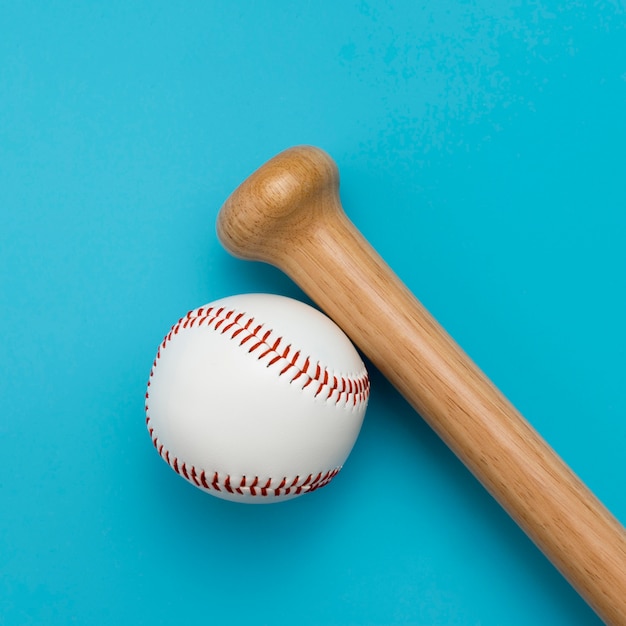 Bezpłatne zdjęcie widok z góry baseballu z bat