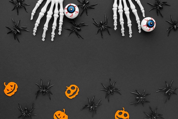 Bezpłatne zdjęcie widok z góry koncepcja halloween z pająkami