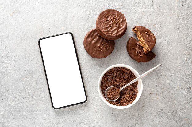 Widok z góry plików cookie alfajores z miejscem na kopię