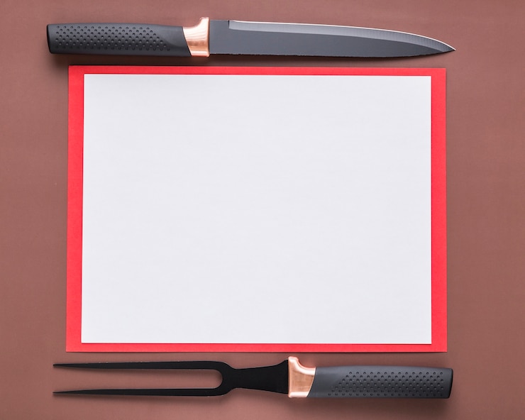 Bezpłatny plik Zdjęcie widok z góry puste menu papieru z nożem i widelcem