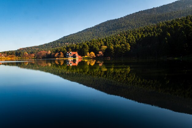 Widok z lotu ptaka na Golcuk Nature Park, Karacasu w Turcji