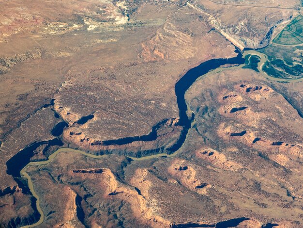 Widok z lotu ptaka na rzekę Kolorado, na południowy zachód od Grand Junction w stanie Kolorado