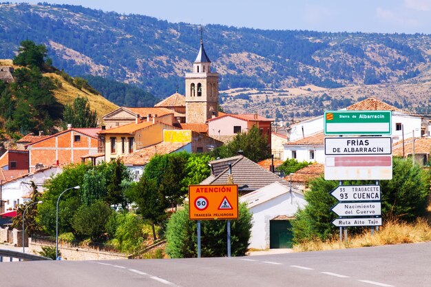 wieś w Aragonii. Frias de Albarracin