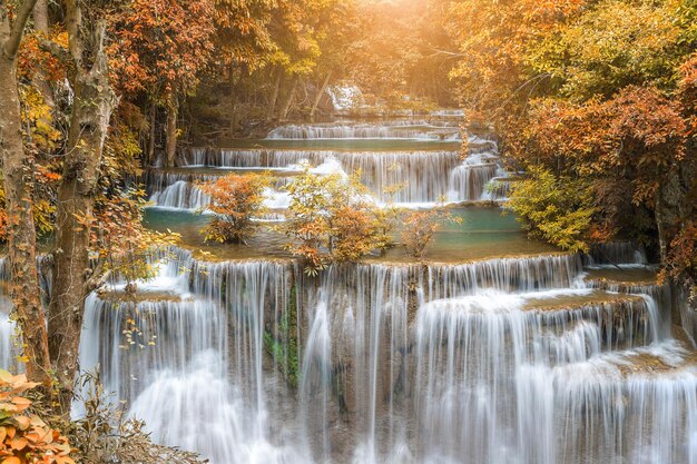 Wodospad Huai Mae Khamin poziom 4 Park Narodowy Khuean Srinagarindra Kanchanaburi Tajlandia